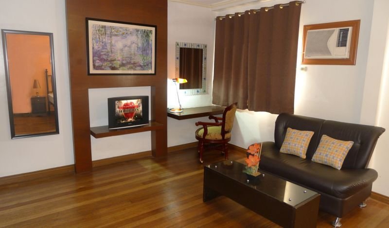 هتل 1775 Adriatico Suites مانیلا