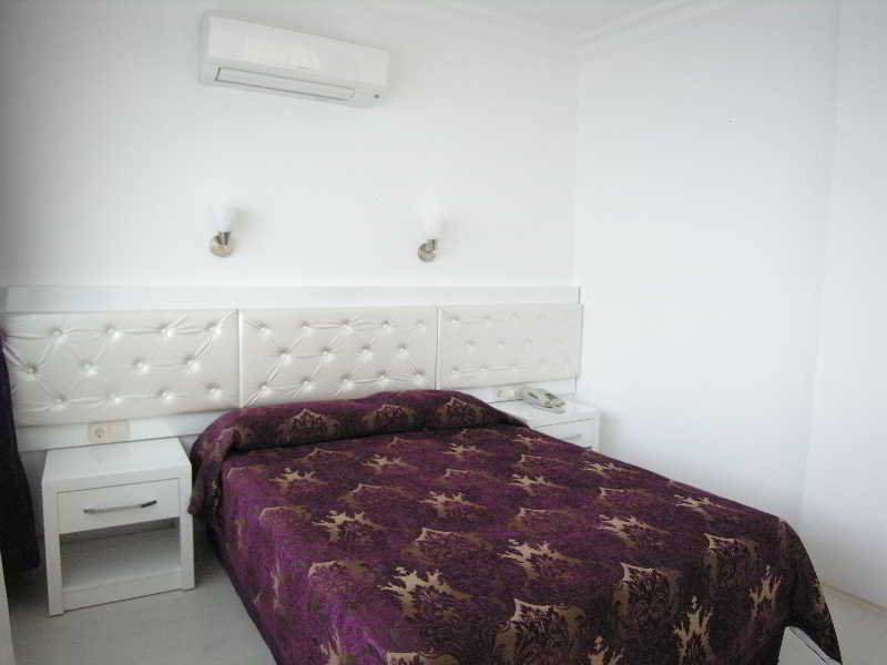 هتل Azak Beach Hotel آلانیا