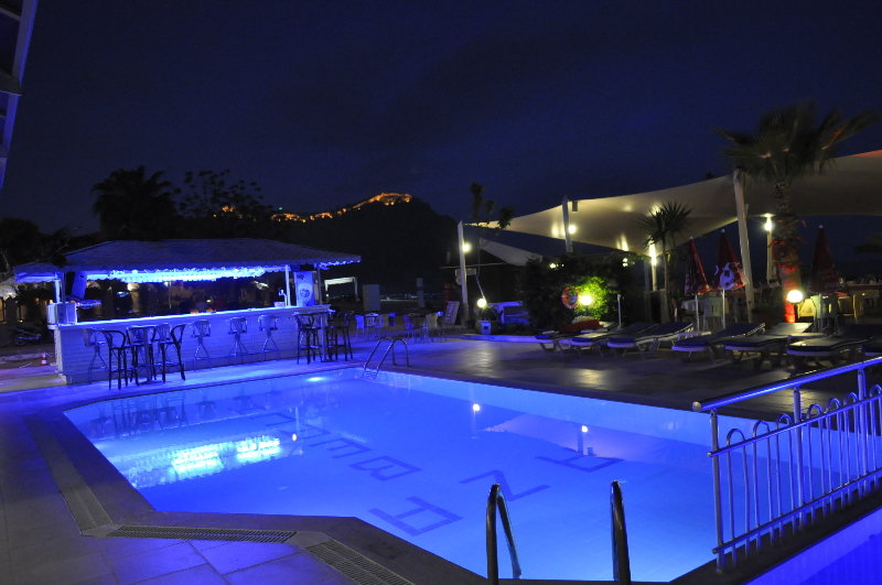 هتل Azak Beach Hotel آلانیا