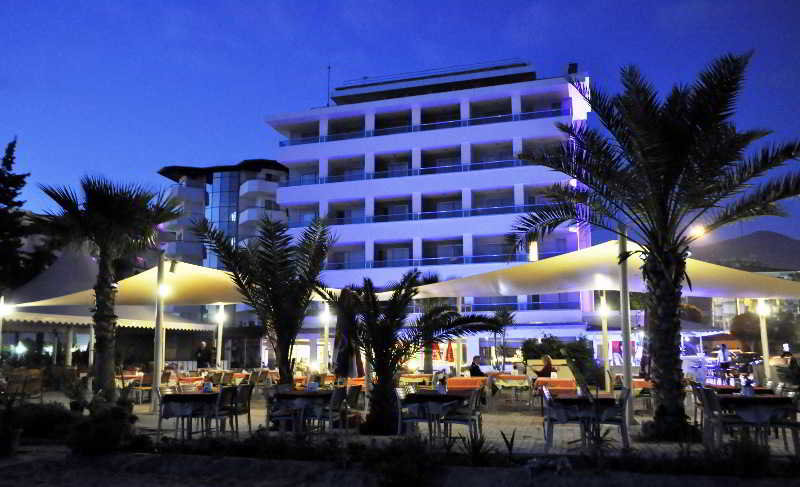 هتل Azak Beach Hotel آلانیا