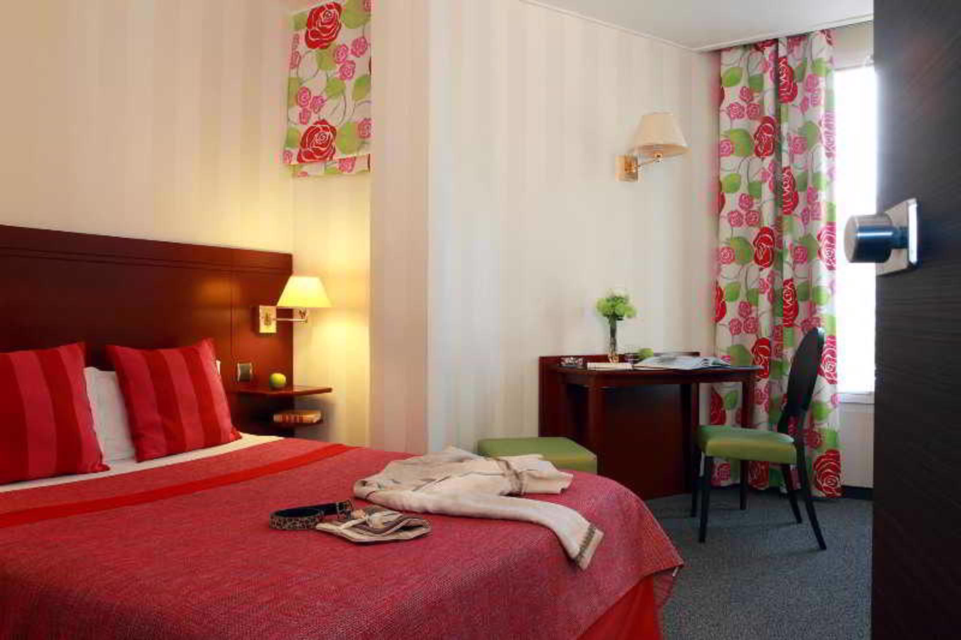 هتل Espace Champerret Levallois-Perret