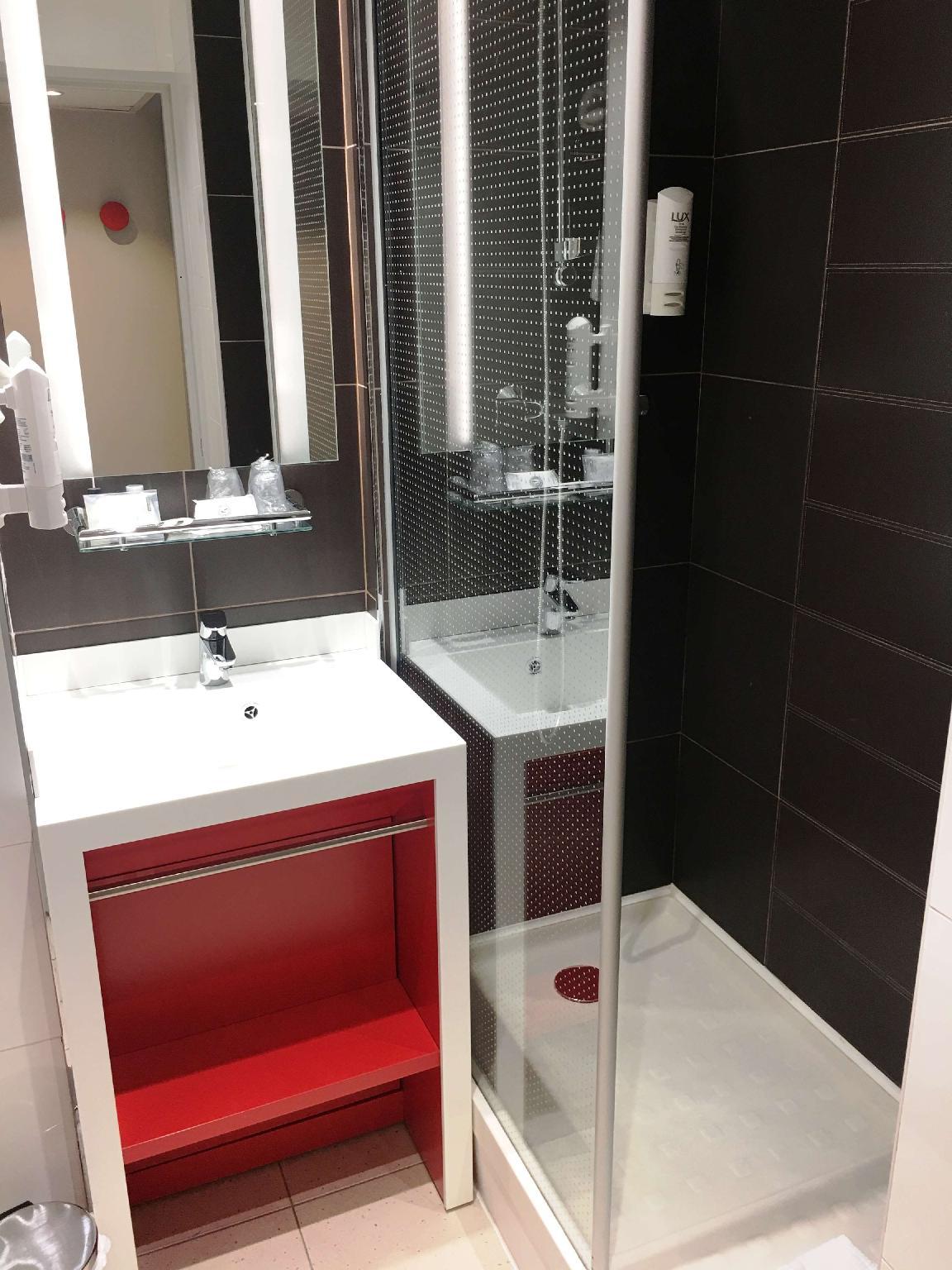 هتل Best Western Paris Saint-Quentin Montigny-le-Bretonneux