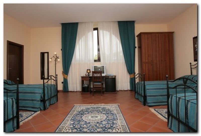 هتل Grand Hotel Capodimonte ناپل