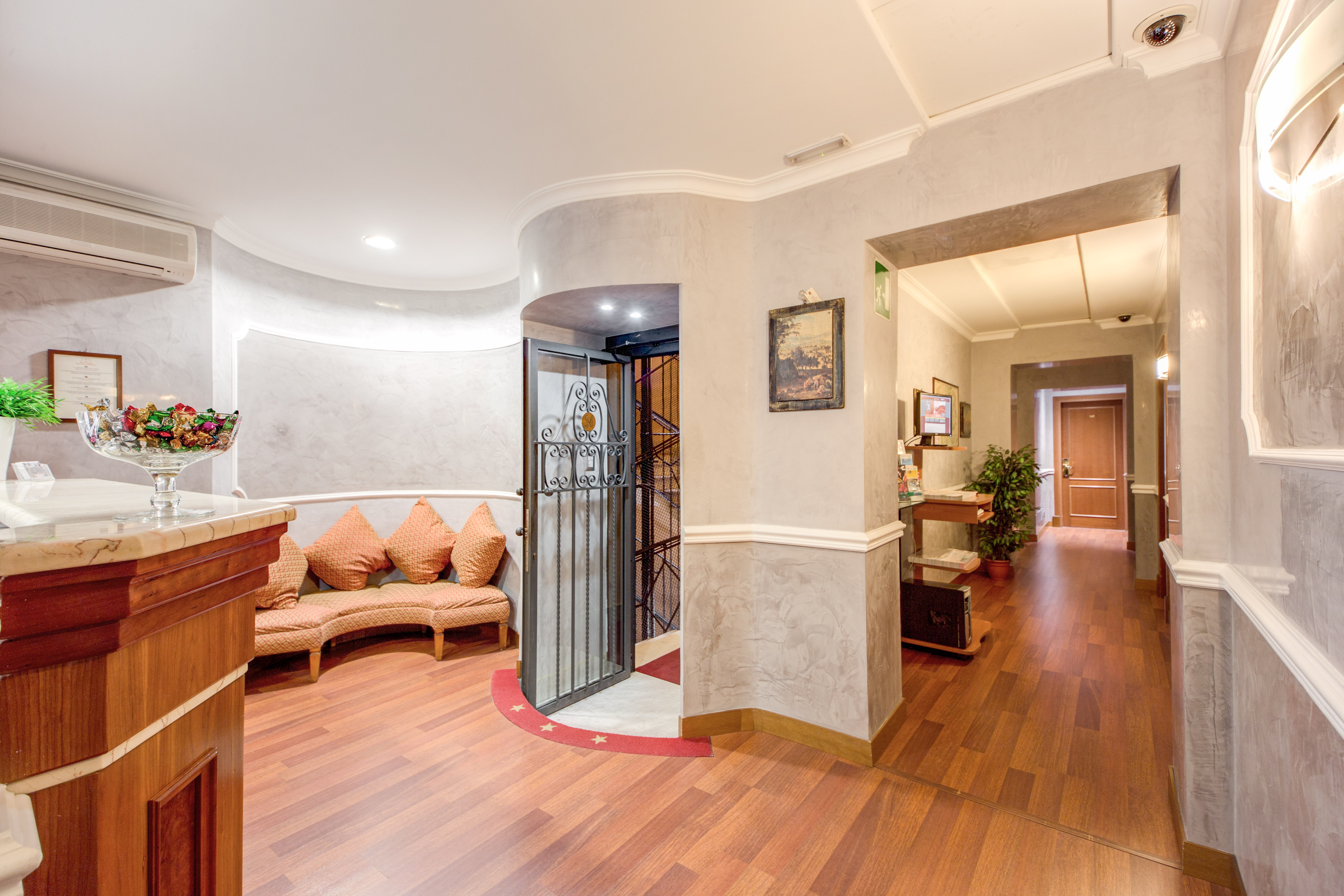 هتل Hi15 Hotel Roma رم