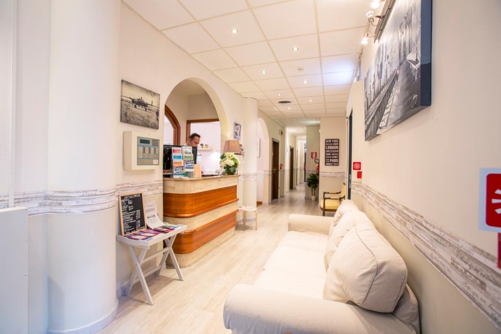 هتل Trinita Dei Monti رم