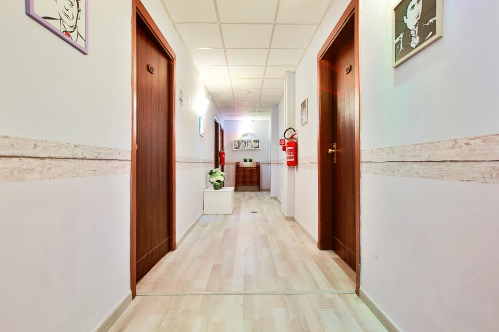 هتل Trinita Dei Monti رم