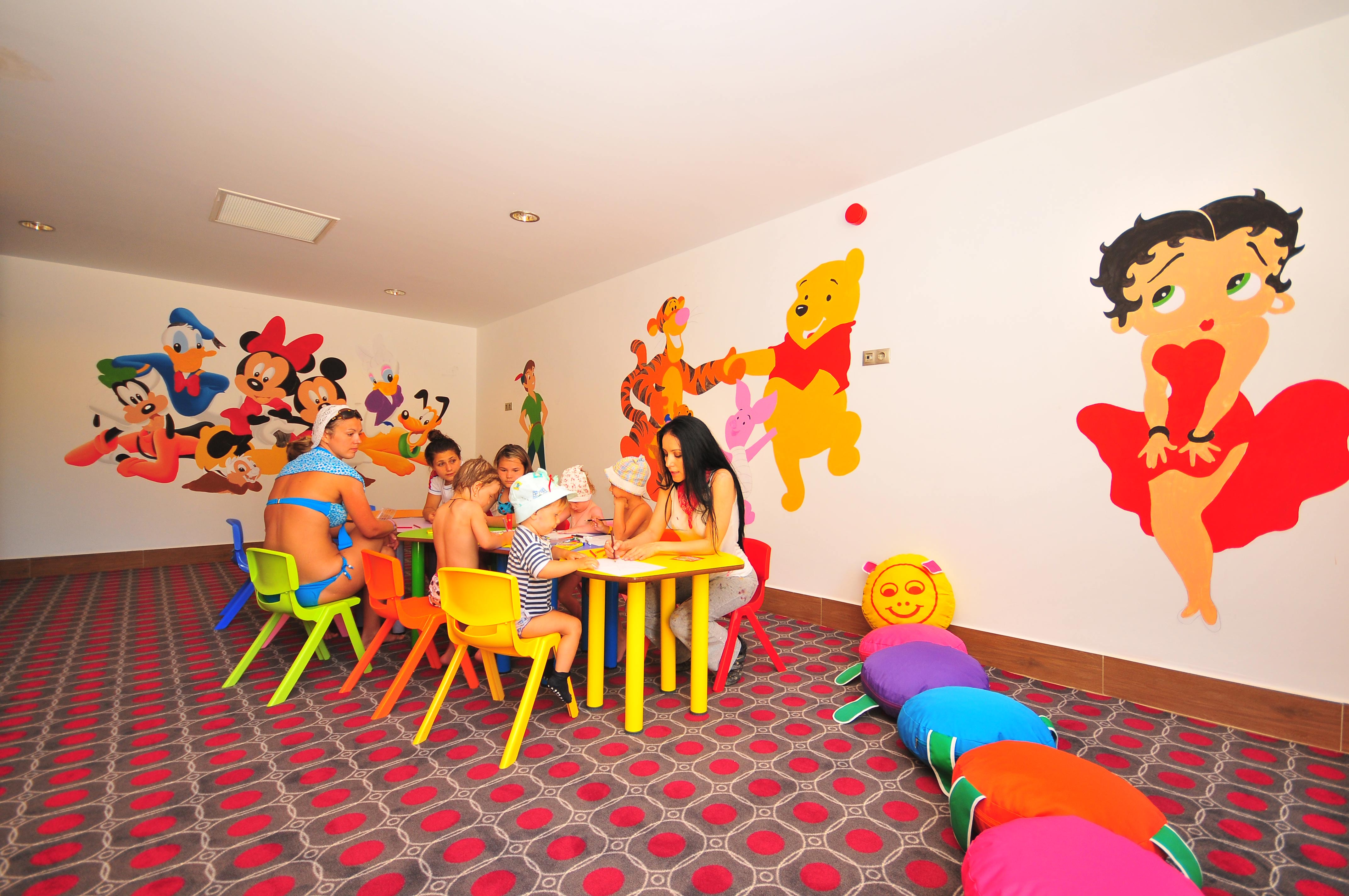 هتل Golden Rock Beach Hotel مارماریس