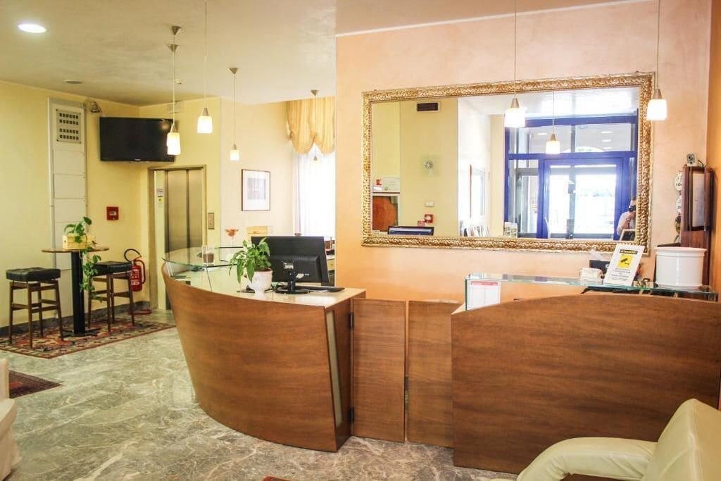 هتل Hotel Centrale D’Este Este