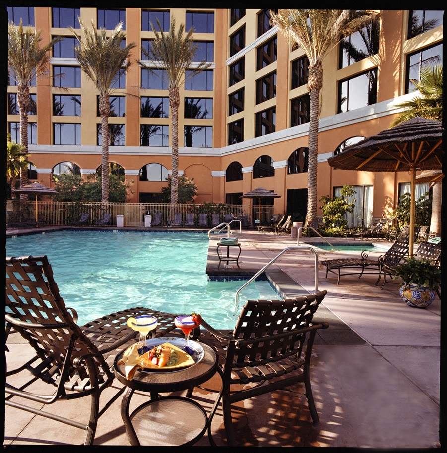هتل Delta Hotels by Marriott Anaheim Garden Grove Garden Grove