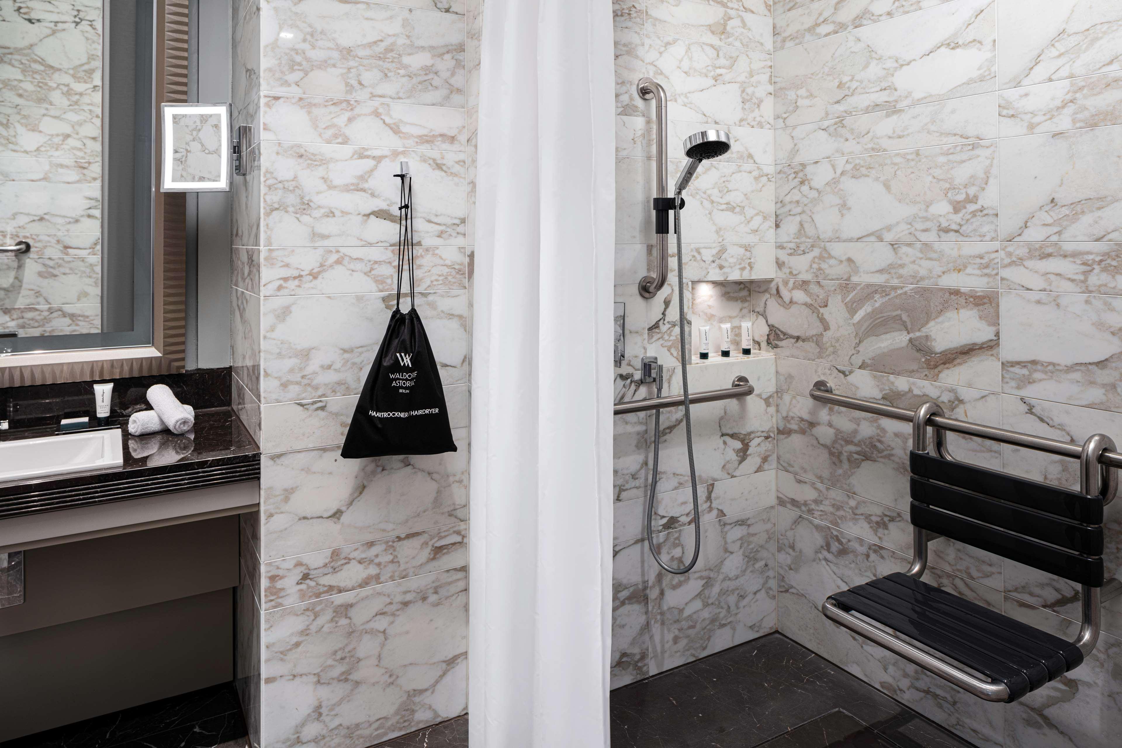 هتل Waldorf Astoria Berlin برلین