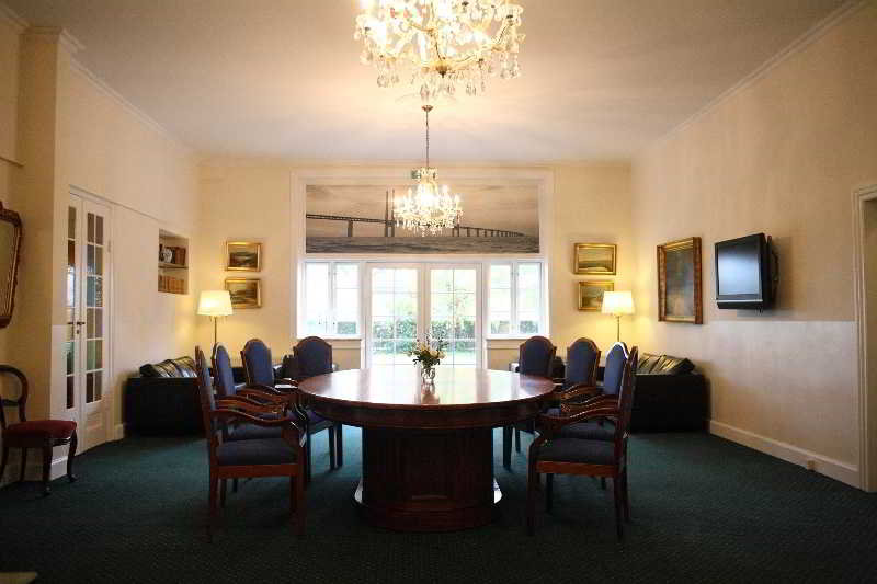 هتل Copenhagen Airport Hotel Dragør