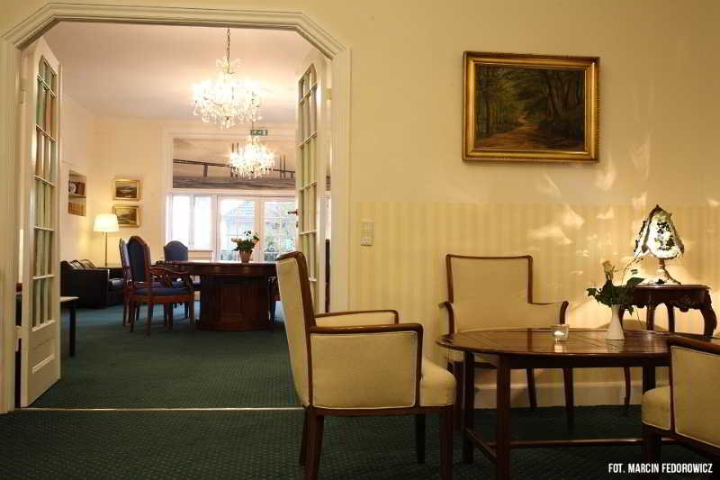 هتل Copenhagen Airport Hotel Dragør