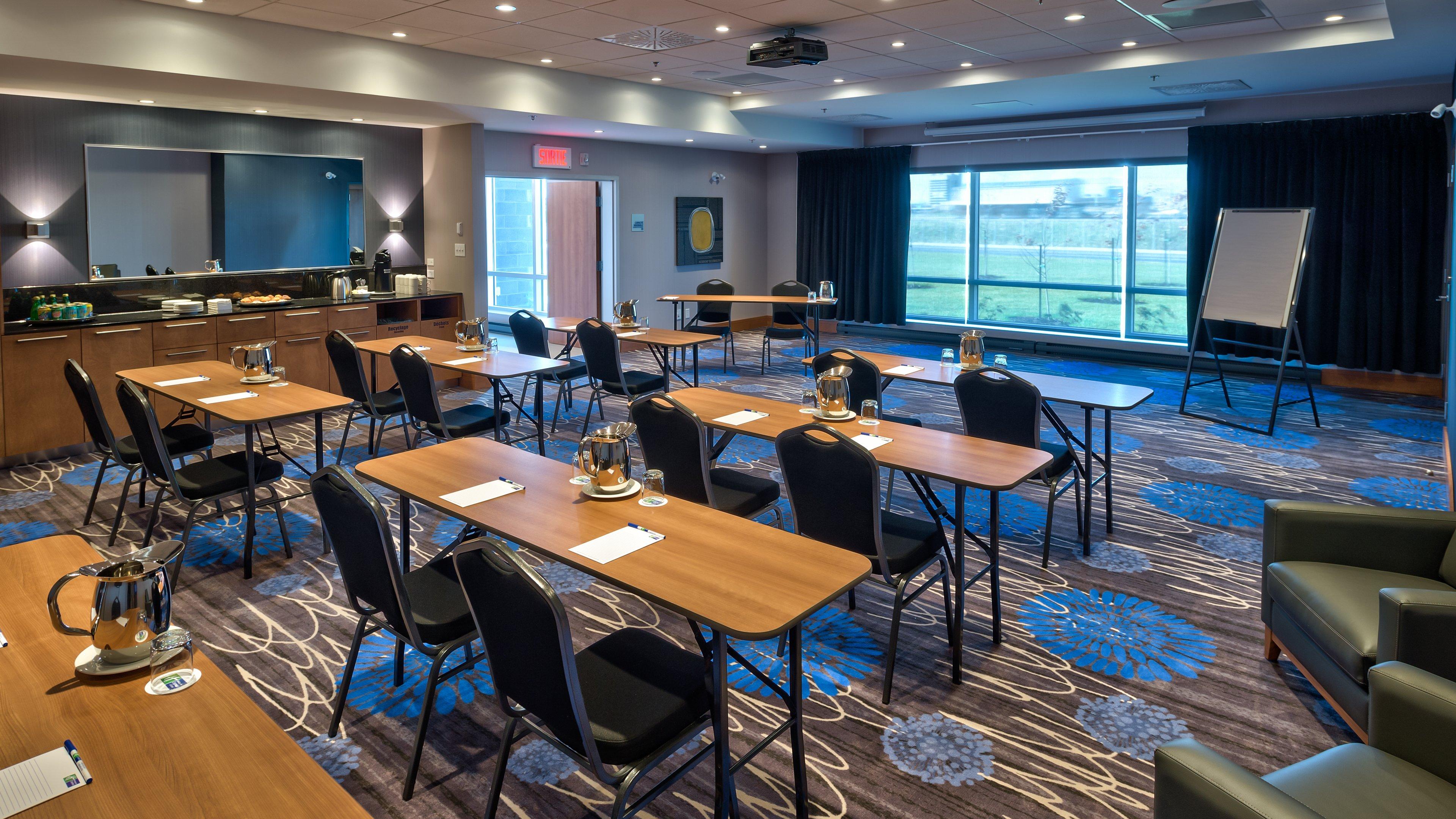 هتل Holiday Inn Express And Suites Vaudreuil Dorion Vaudreuil