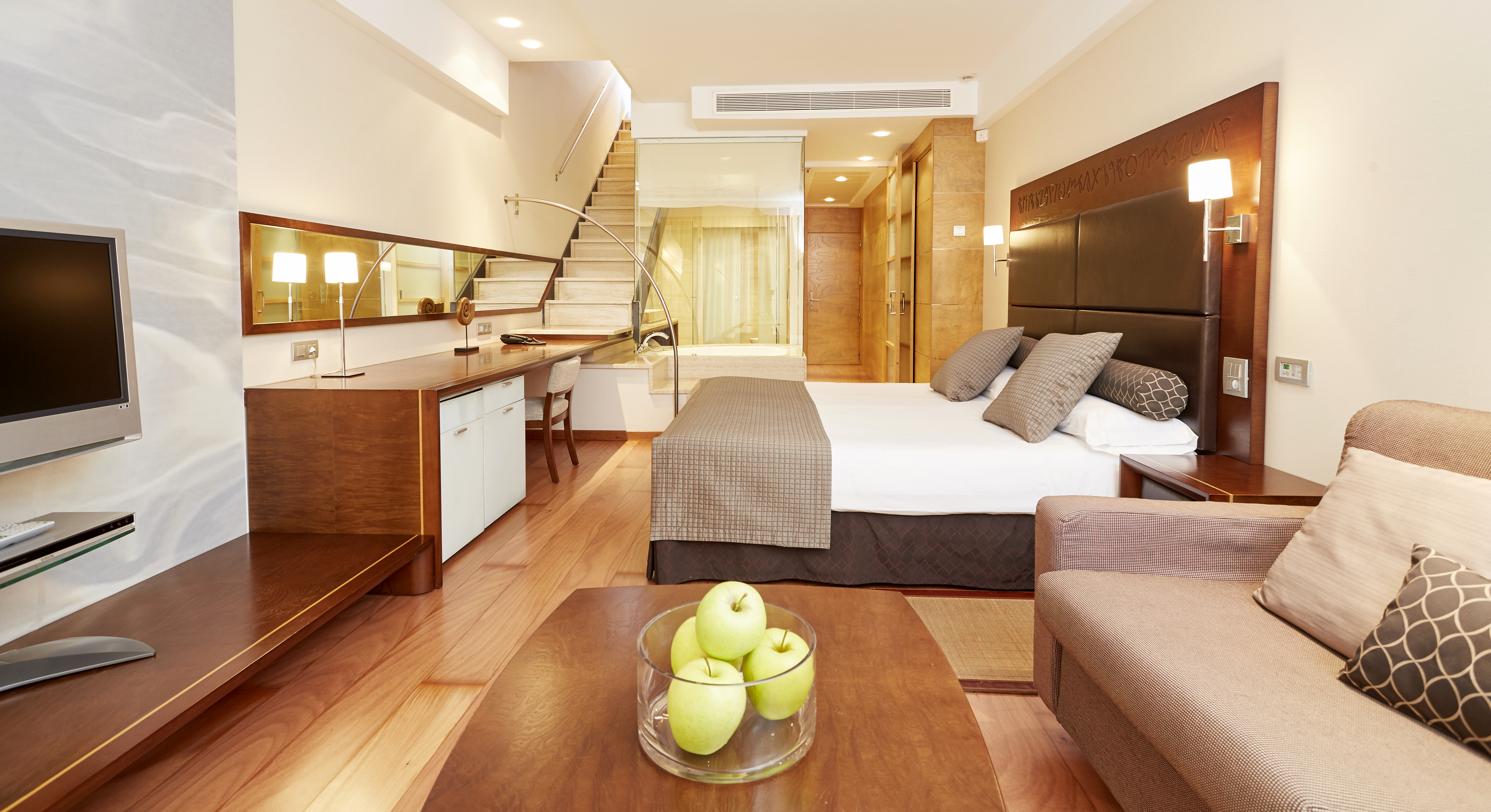 هتل Insotel Fenicia Prestige Suites & Spa Santa Eulalia