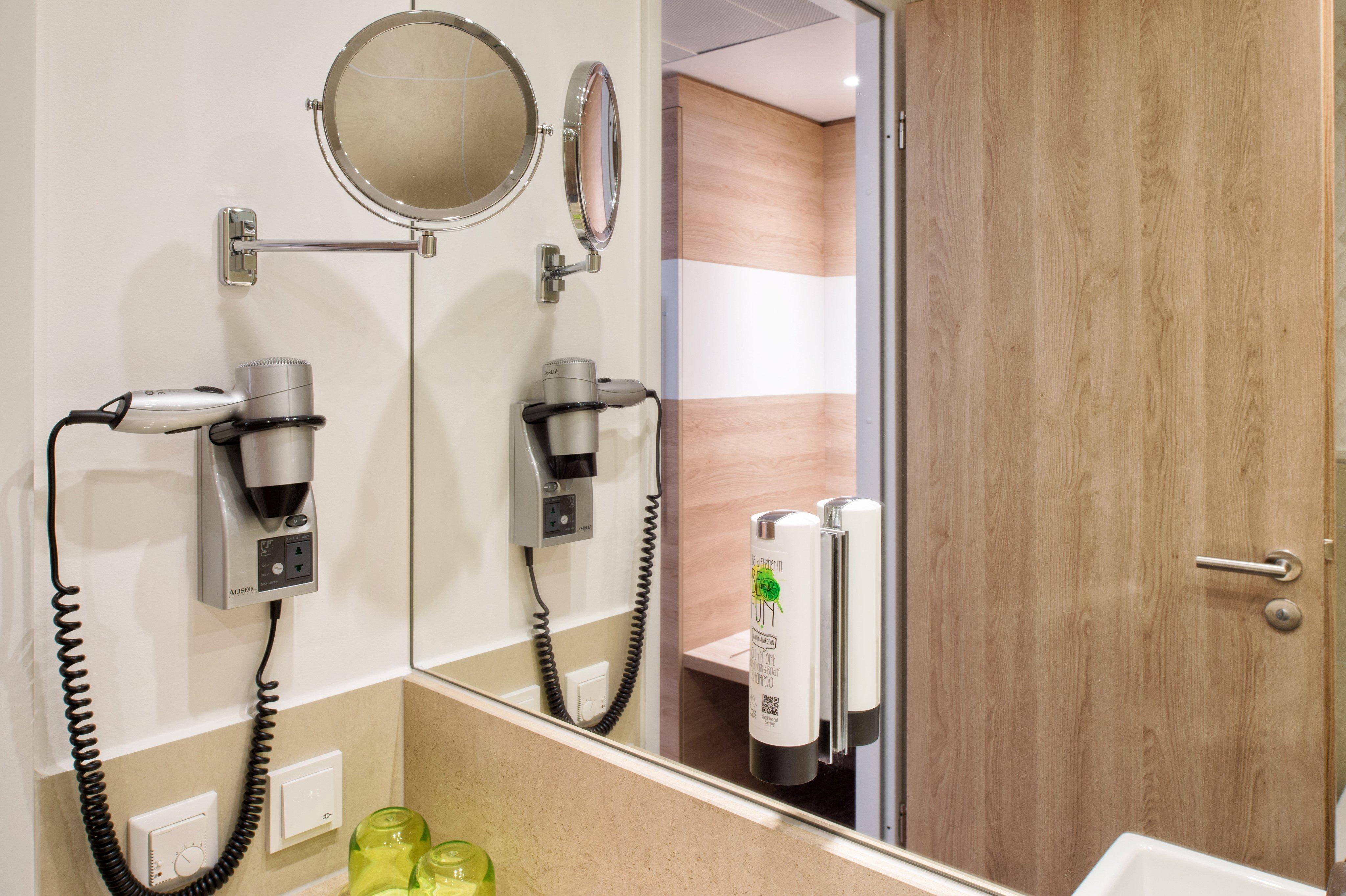 هتل Holiday Inn Frankfurt Airport فرانکفورت