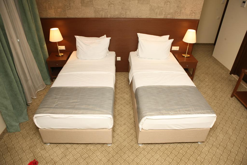 هتل Opera Tbilisi Old Art Boutique Hotel تفلیس