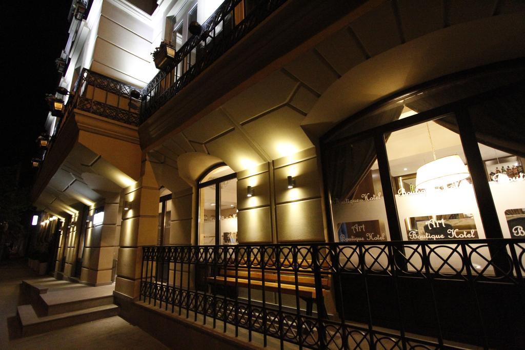 هتل Opera Tbilisi Old Art Boutique Hotel تفلیس