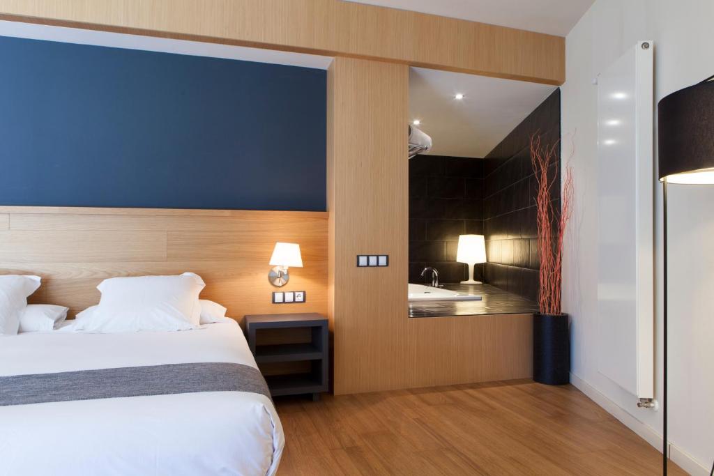 هتل Món Sant Benet Hotel & Conference Centre Sant Fruitós de Bages