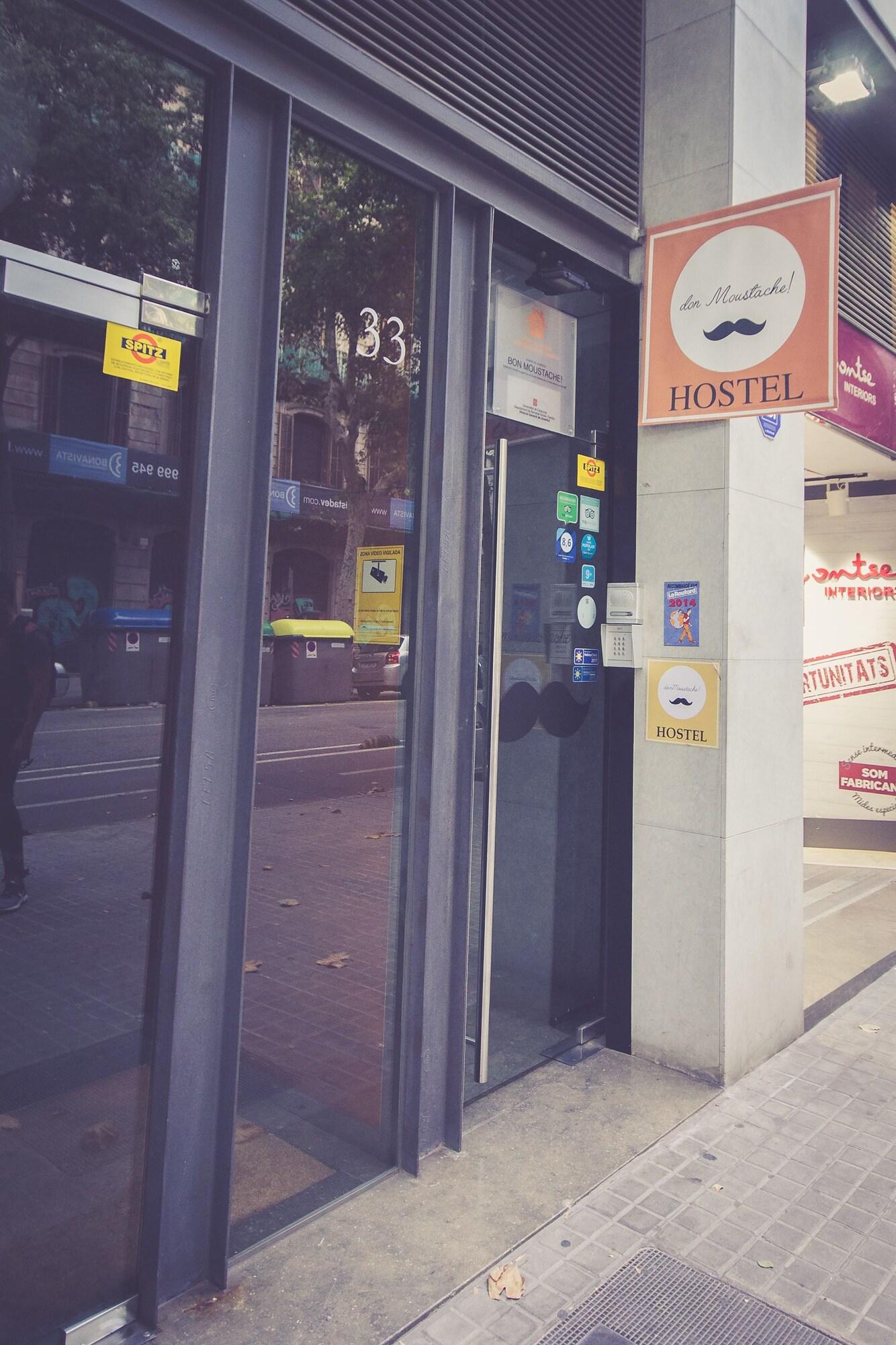 هتل Don Moustache Hostel بارسلونا