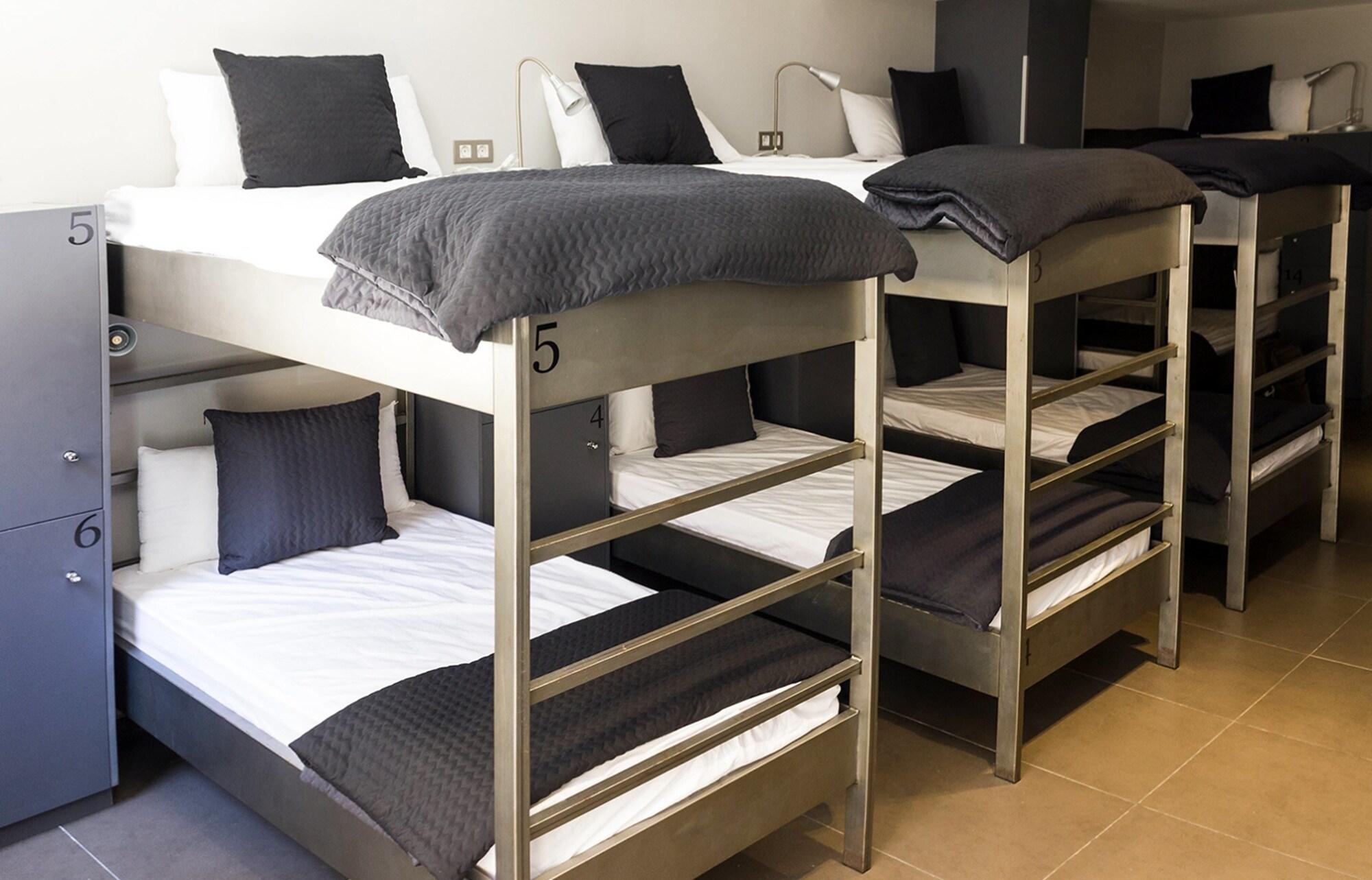 هتل Don Moustache Hostel بارسلونا