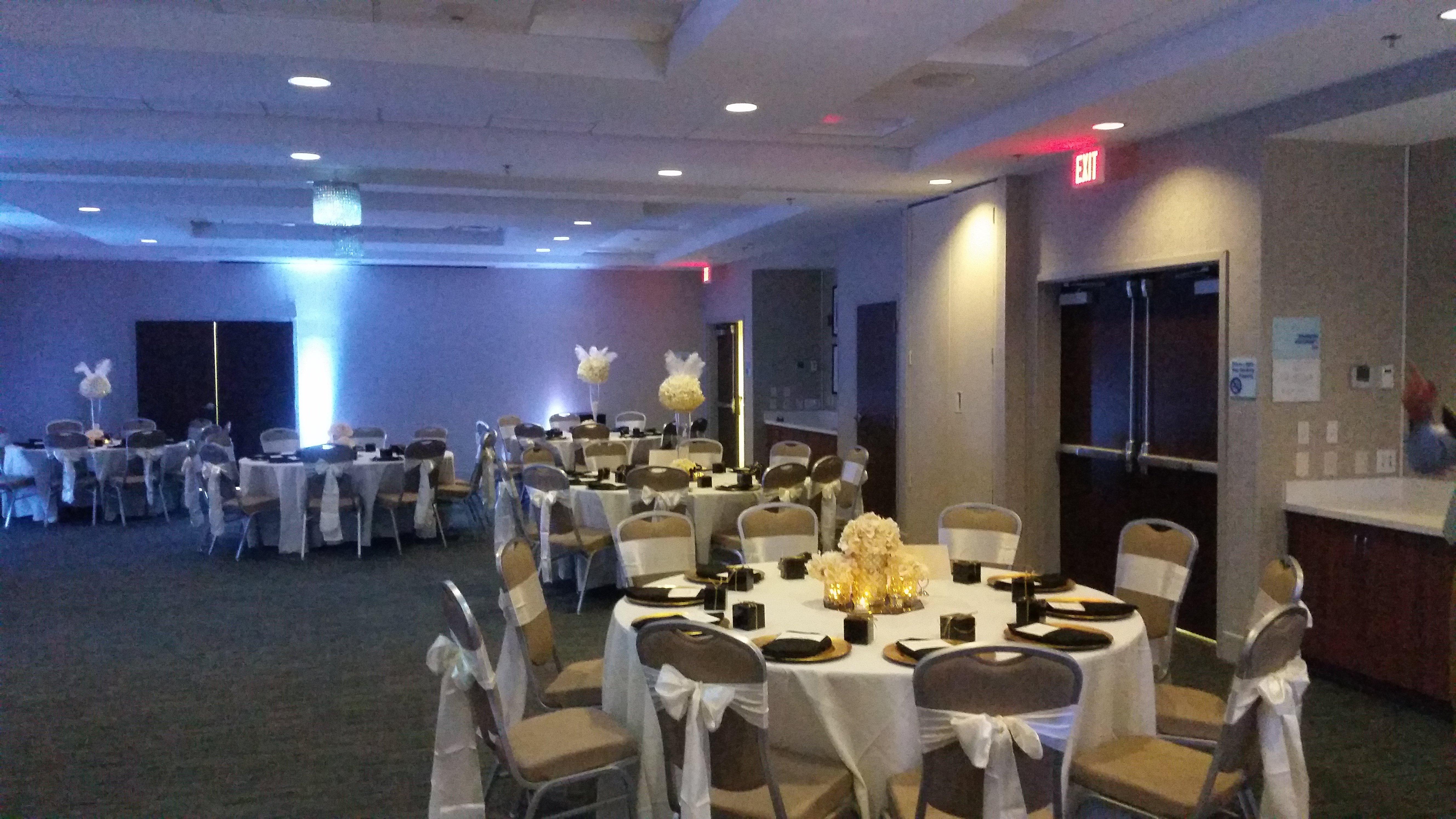 هتل Holiday Inn Express & Suites Lexington Park-California California