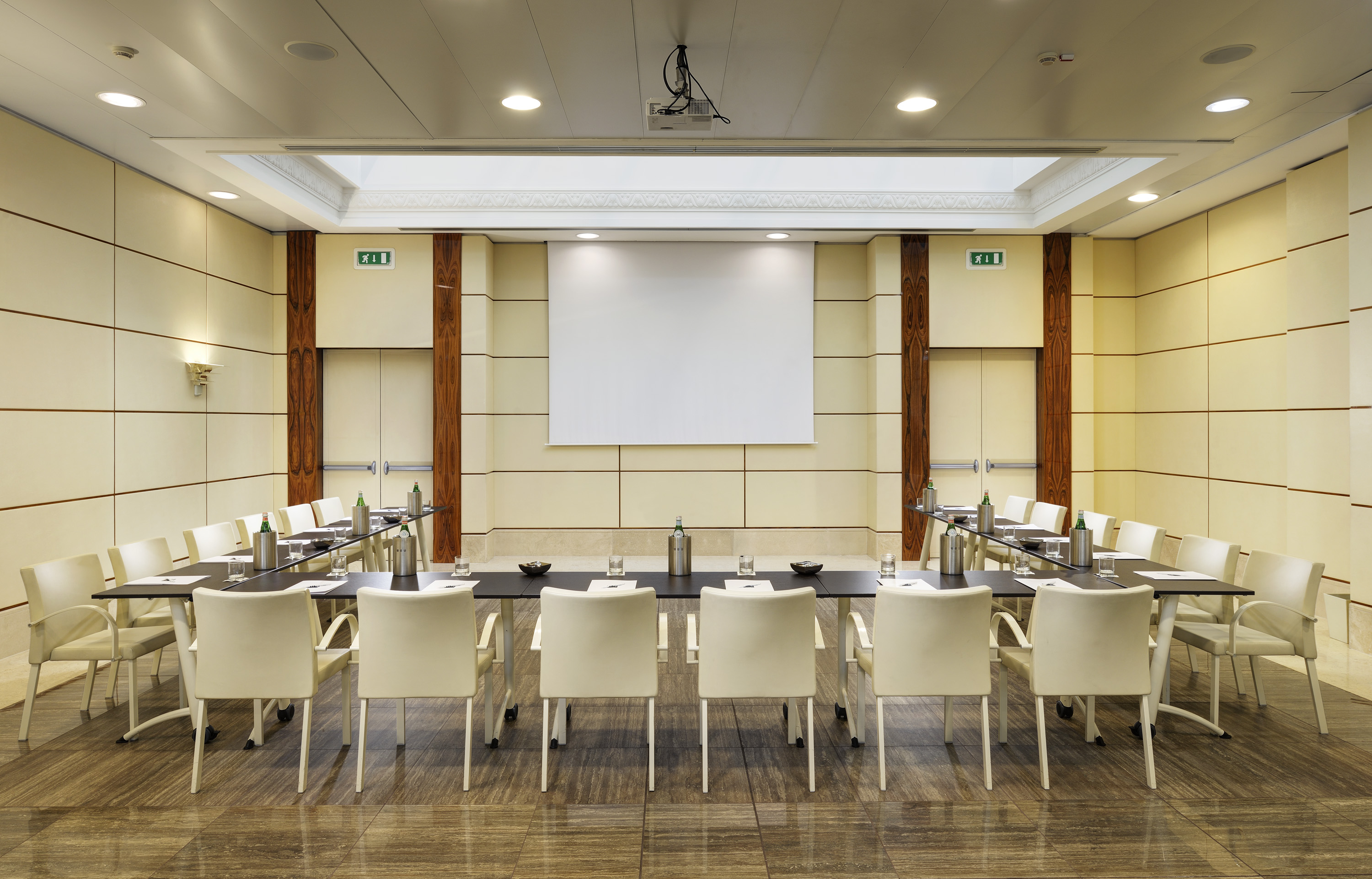 هتل UNAHOTELS Decò Roma رم