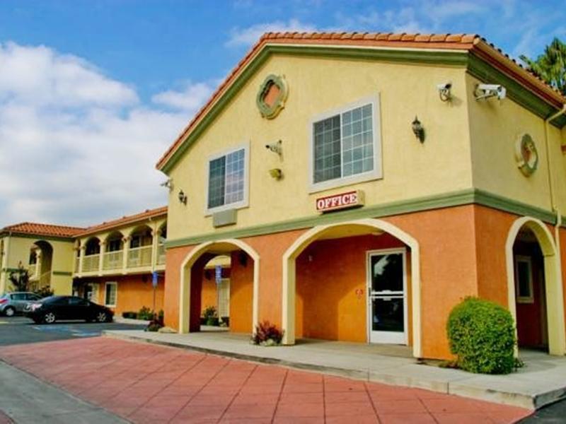 هتل Crystal Inn & Suites Inglewood