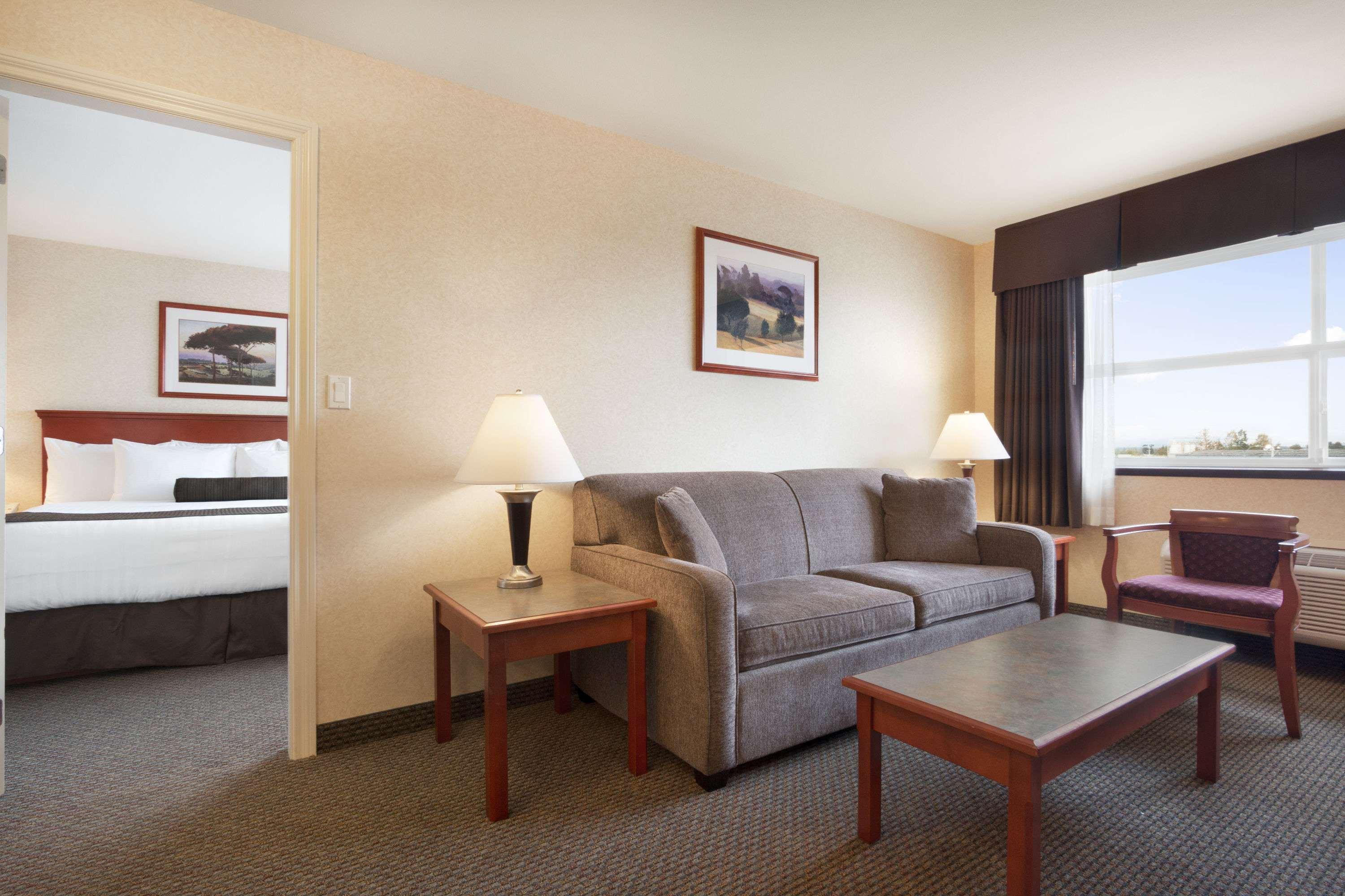 Hotel Days Inn & Suites by Wyndham Langley
