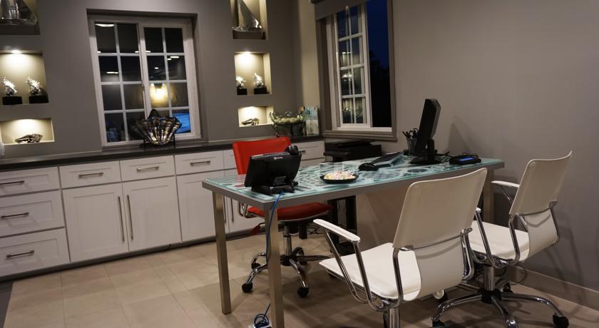 عکس های Hotel Crescent Bay Inn