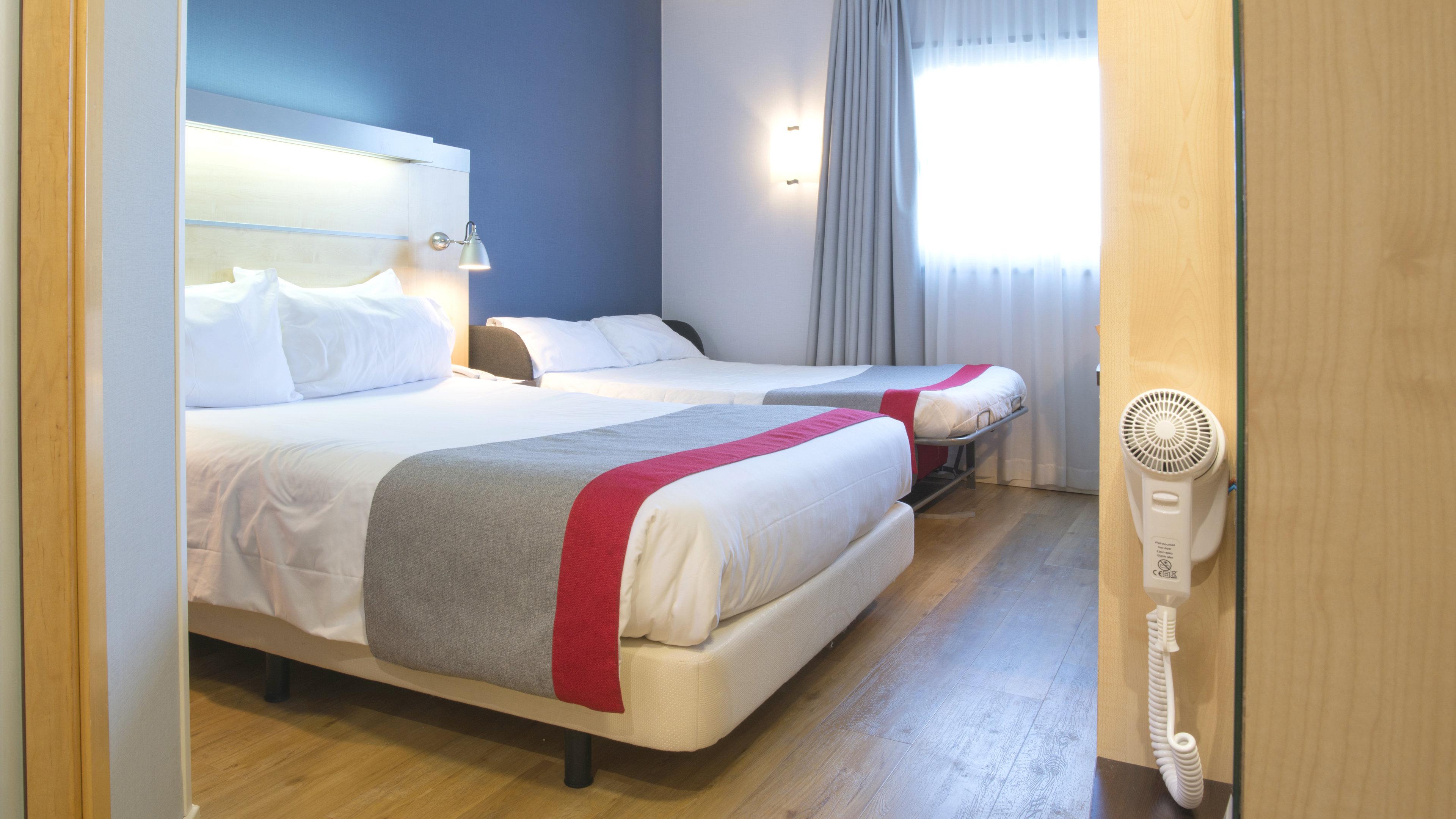 هتل Holiday Inn Express Molins de Rei Molins de Rei