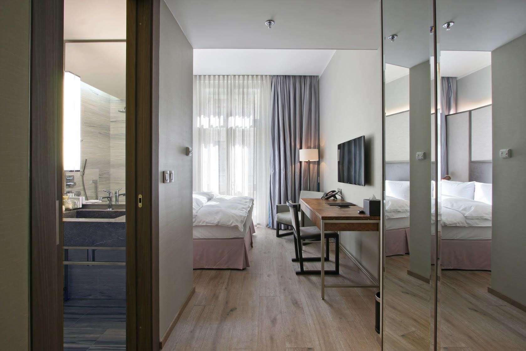 هتل The Emblem Hotel پراگ