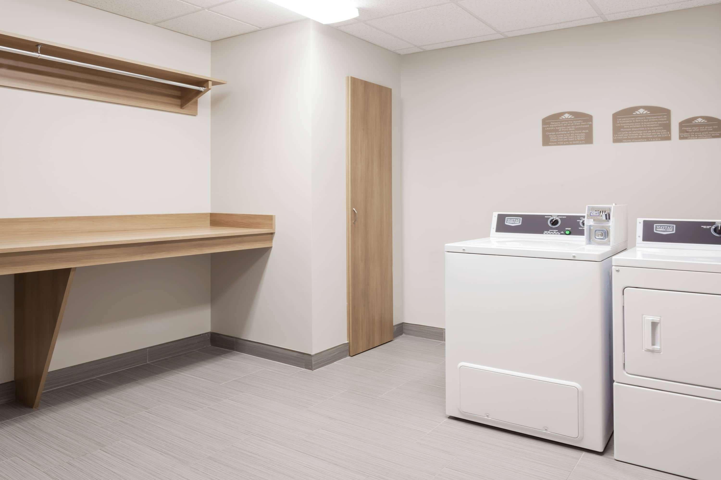 هتل Microtel by Wyndham Casselman Casselman
