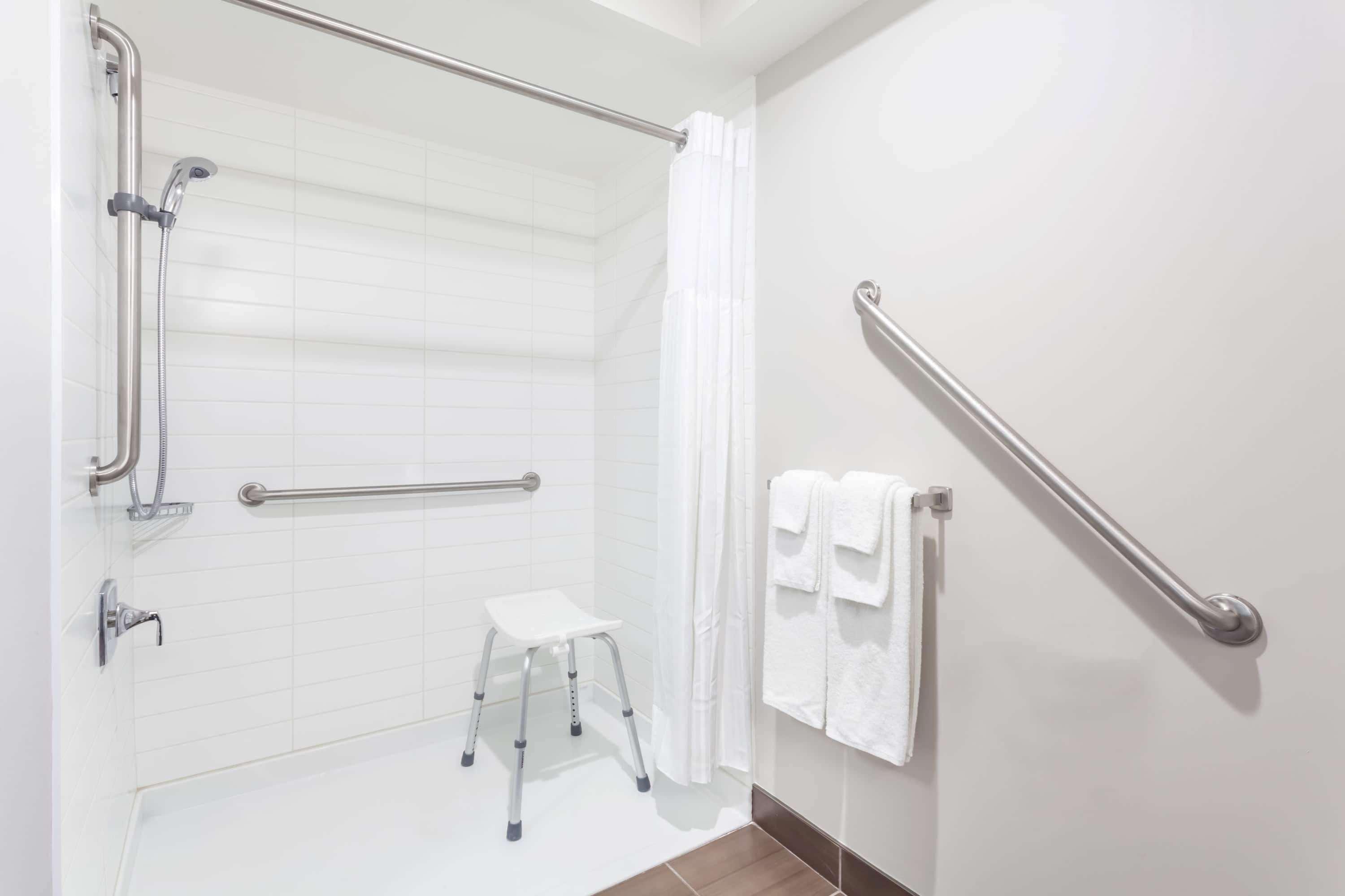 هتل Microtel by Wyndham Casselman Casselman