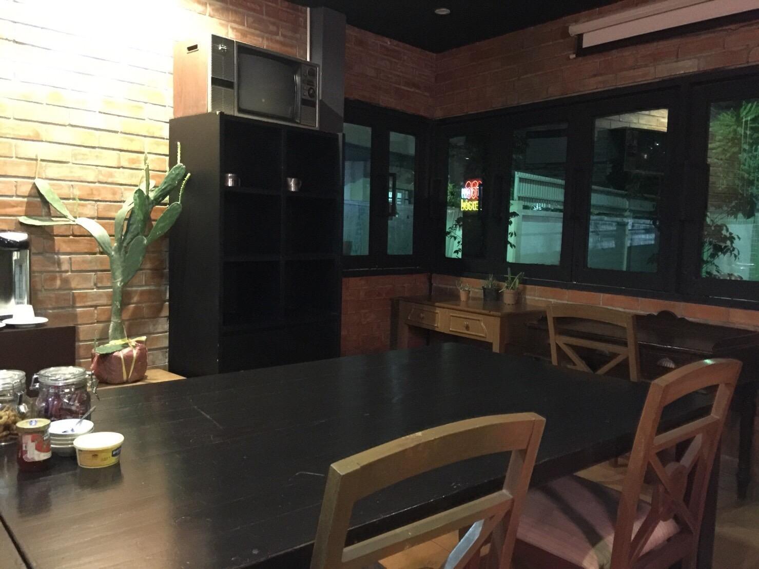 هتل The Neighbor Hoot Hostel & Cafe بانگکوک