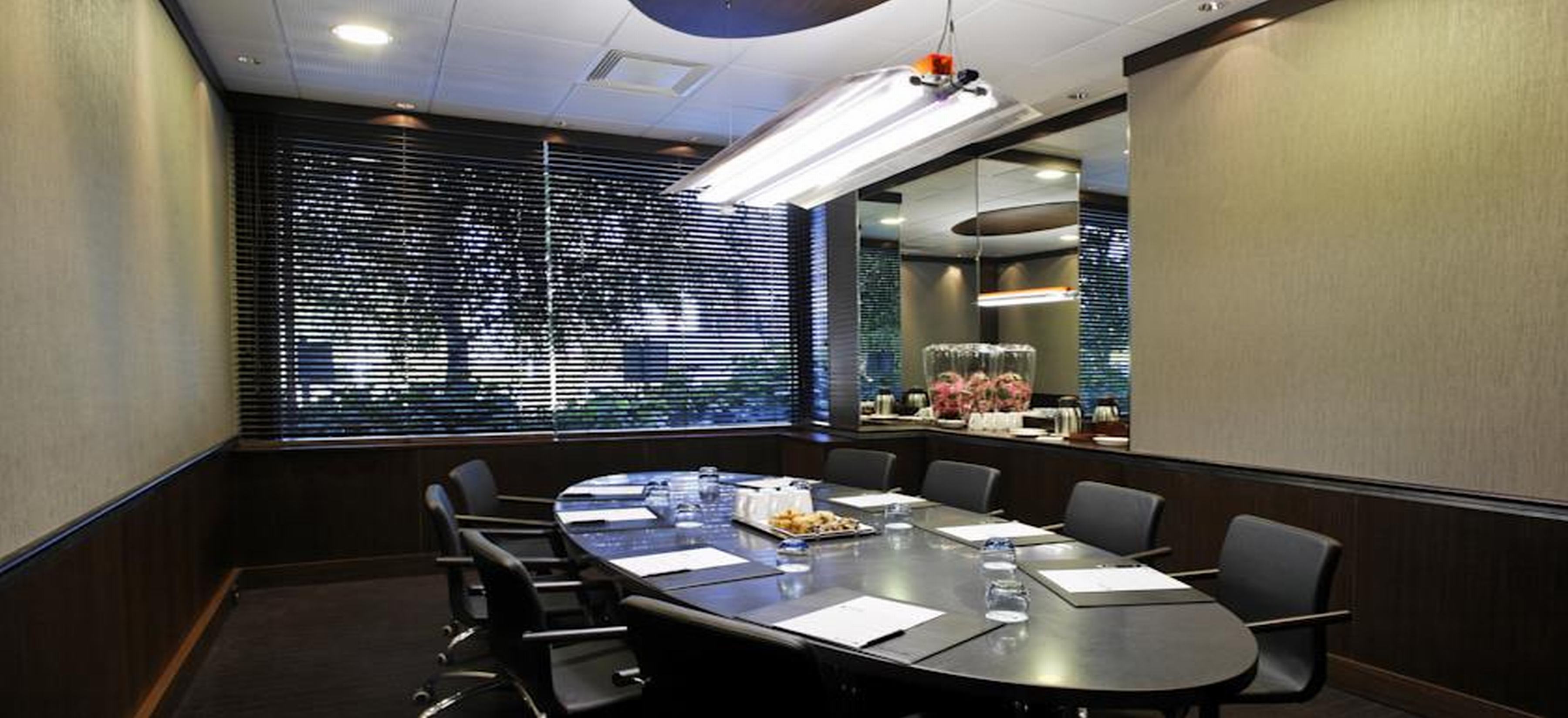 هتل Courtyard Paris Roissy Charles de Gaulle Airport Hotel Le Mesnil-Amelot