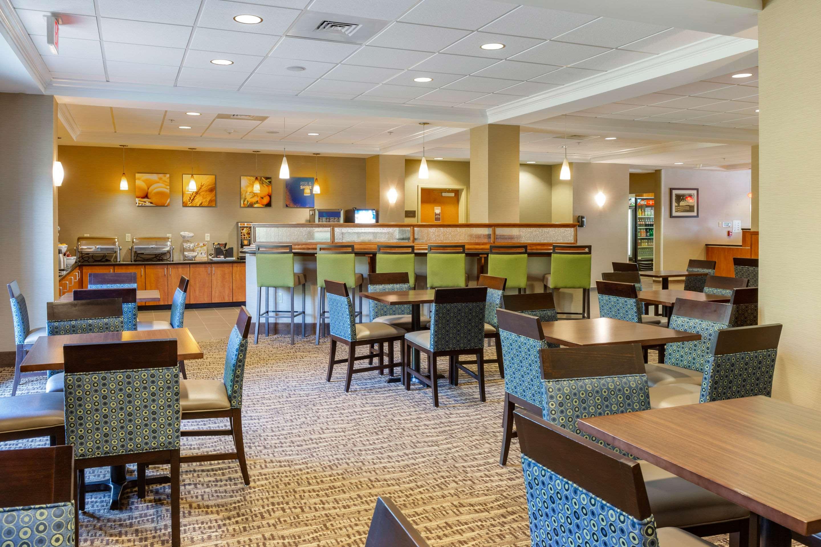 هتل Comfort Suites Amish Country Lancaster