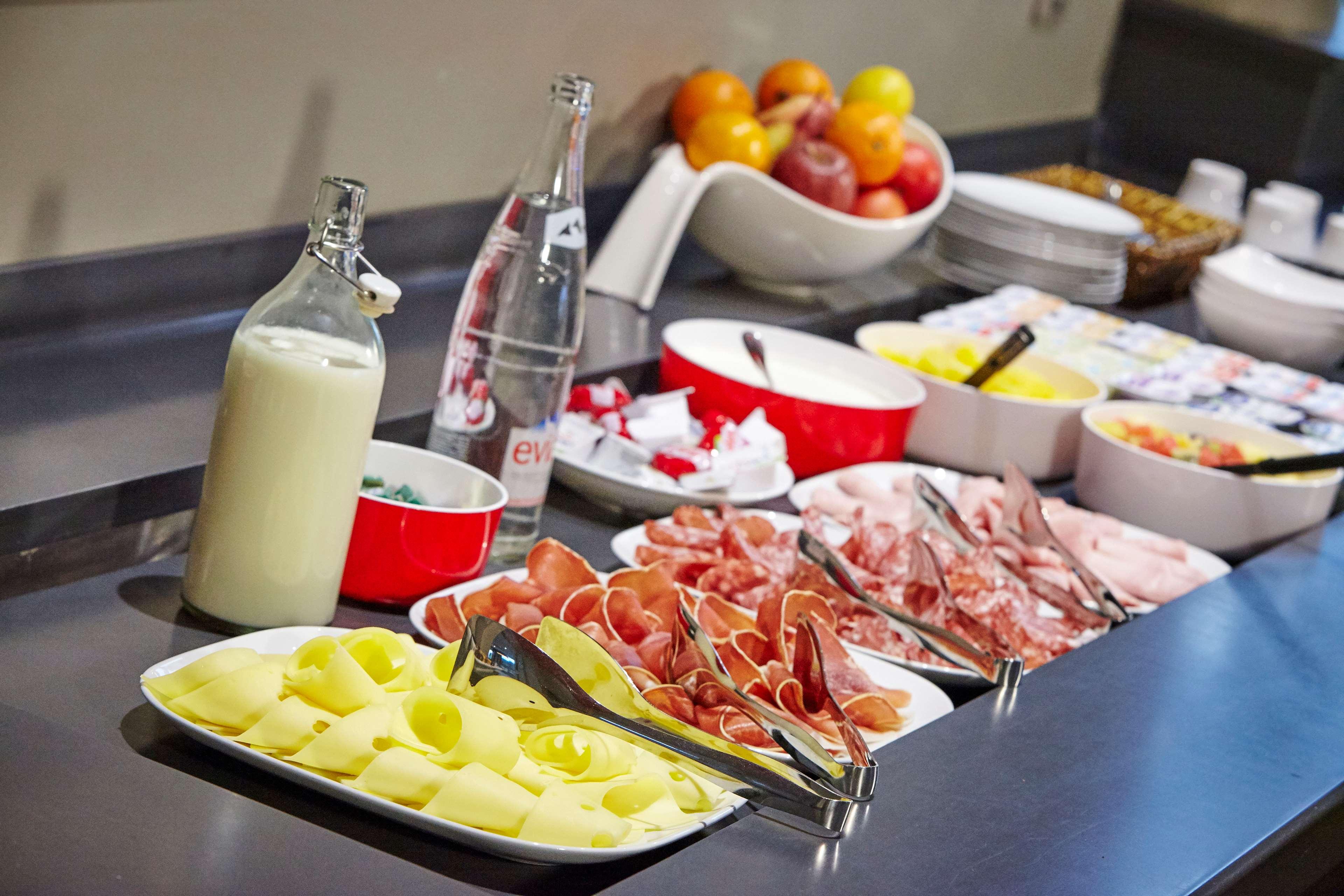 هتل Kyriad Paris Nord – Ecouen La Croix Verte Écouen