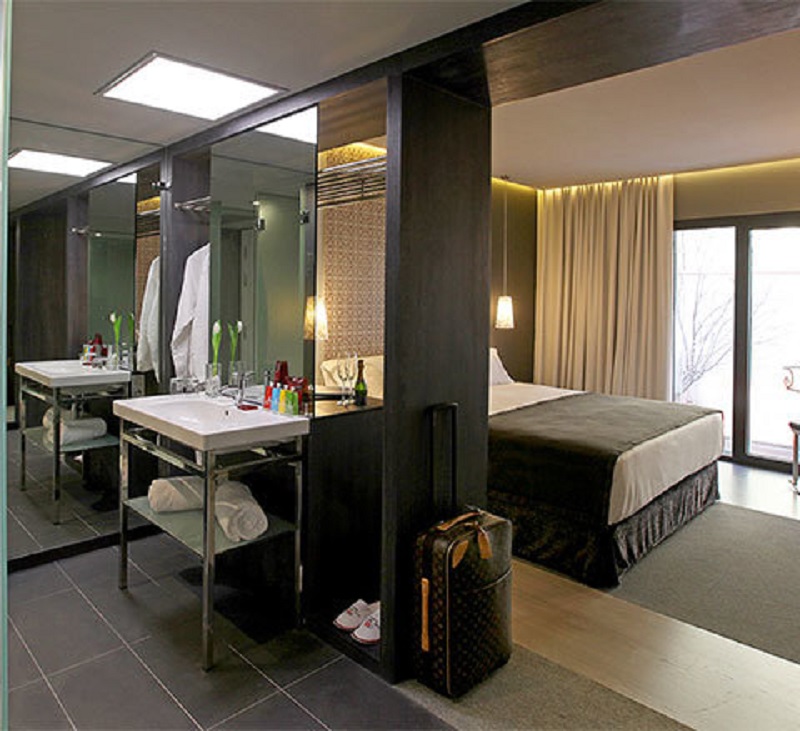 هتل TWO Hotel Barcelona by Axel بارسلونا