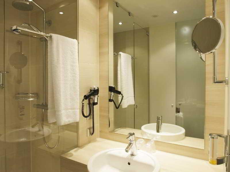 هتل H2 Hotel Berlin Alexanderplatz برلین