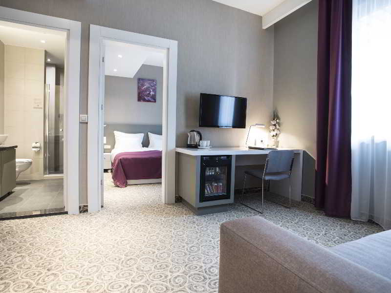 هتل 88 Rooms Hotel بلگراد