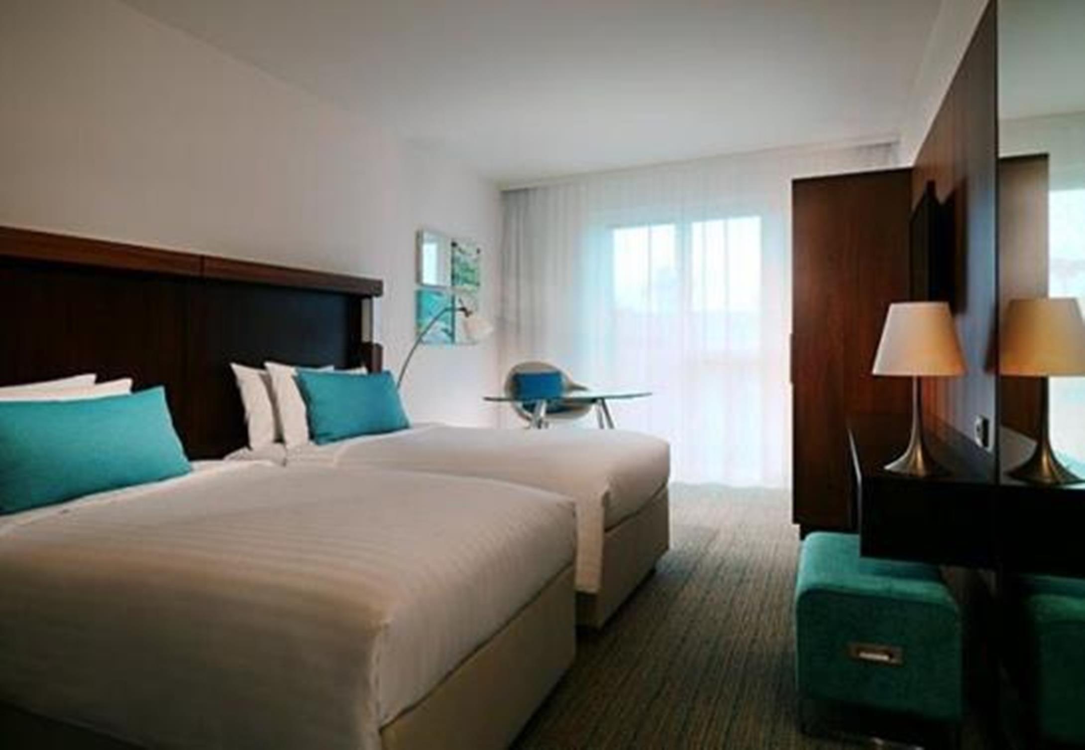 هتل Courtyard Cologne کلن