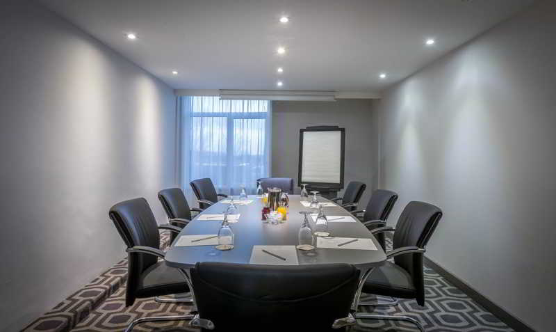 هتل Maldron Hotel Dublin Airport Dublin