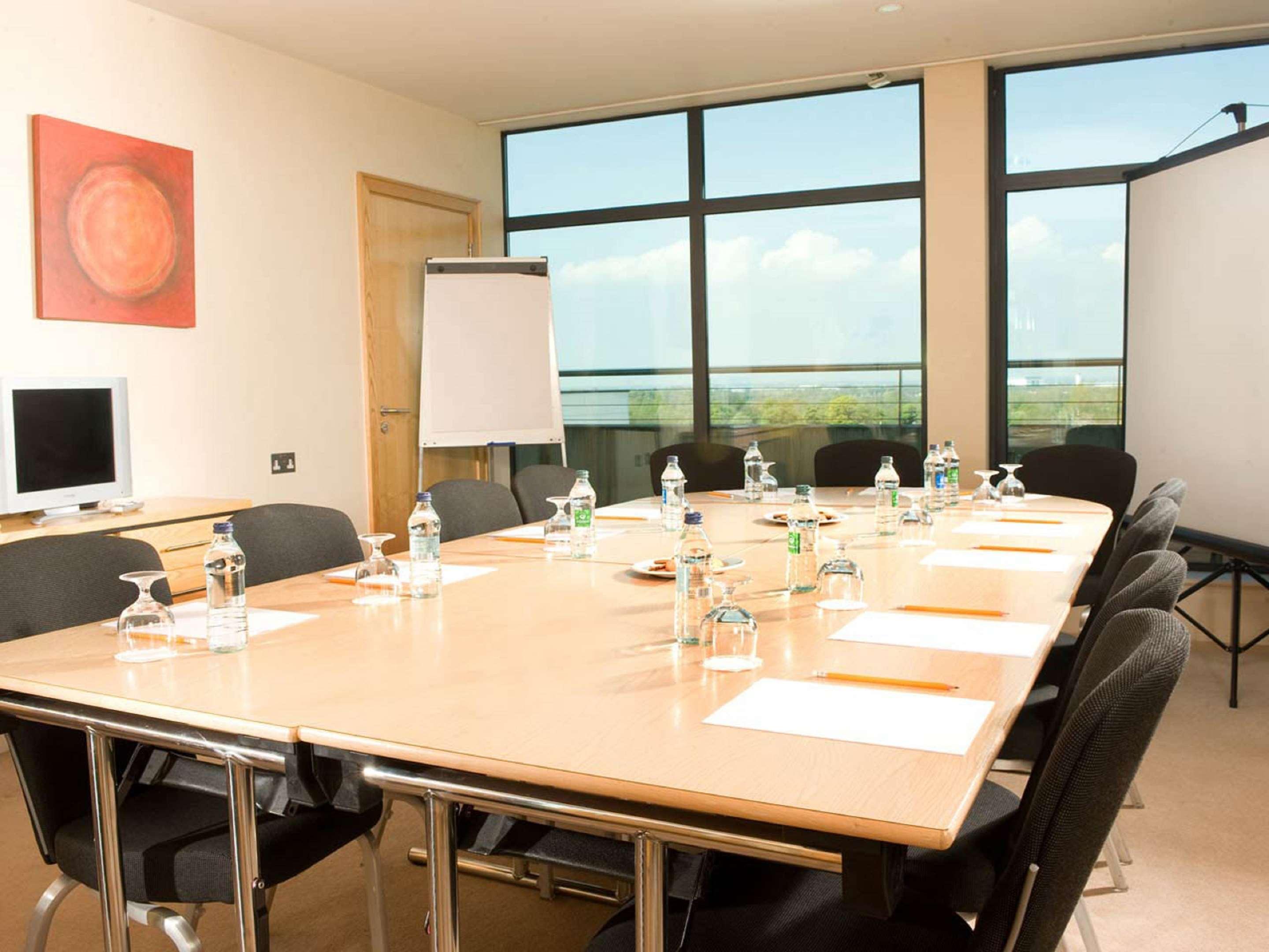 هتل Green Isle Conference & Leisure Hotel Dublin