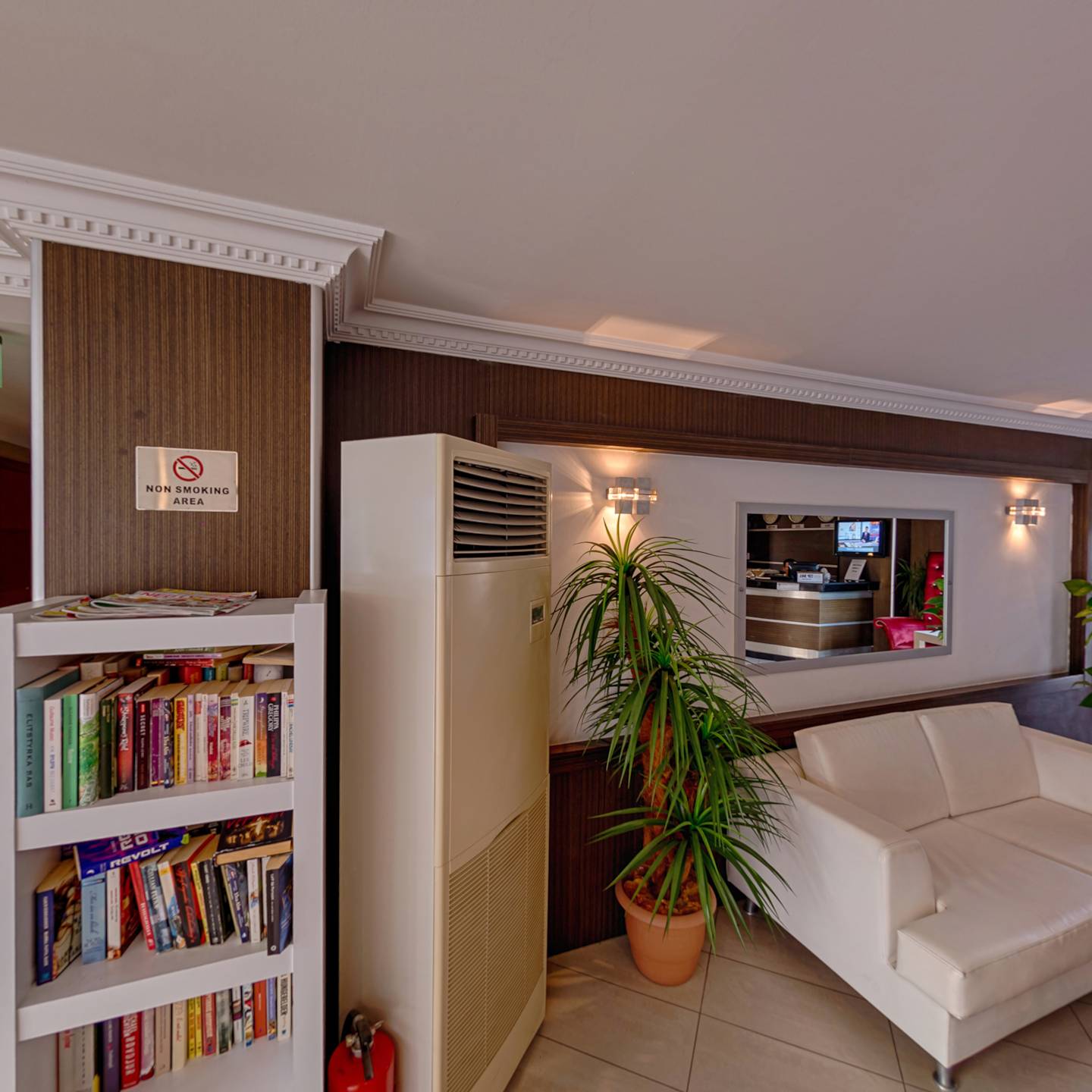 هتل Aparthotel Risus ساید