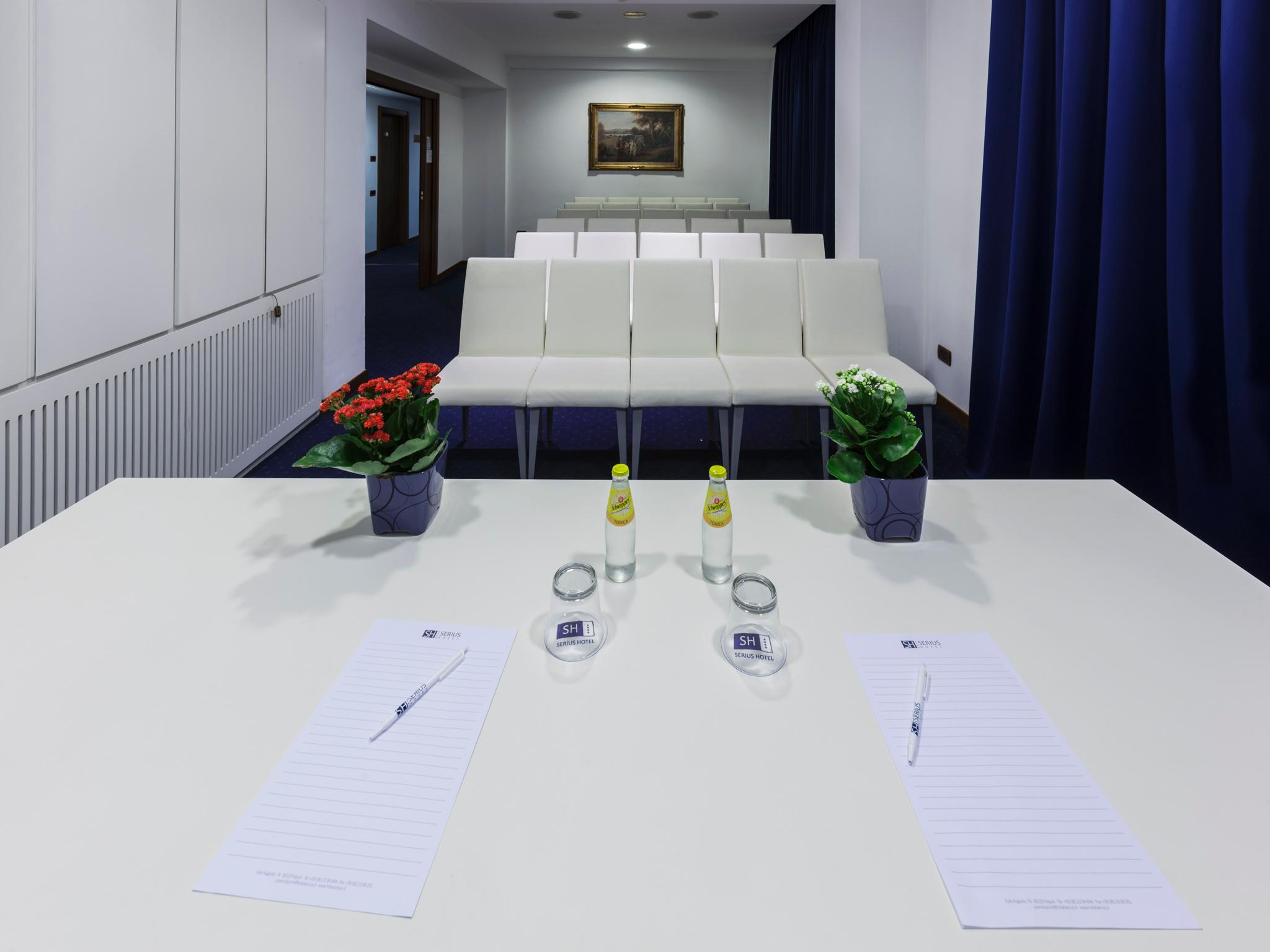 هتل LHP Napoli Palace & SPA ناپل