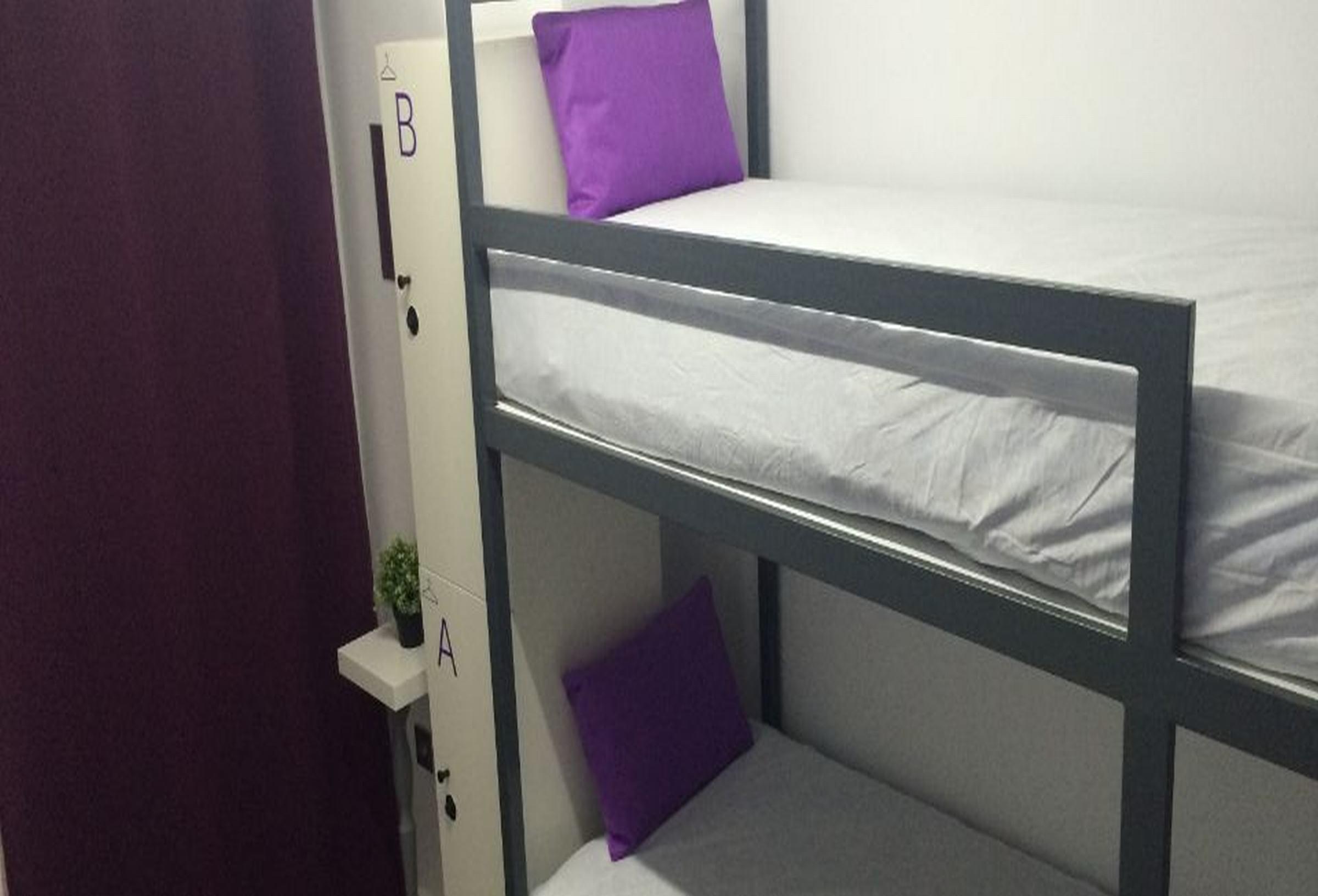 هتل Chameleon Hostel & Lounge Alicante