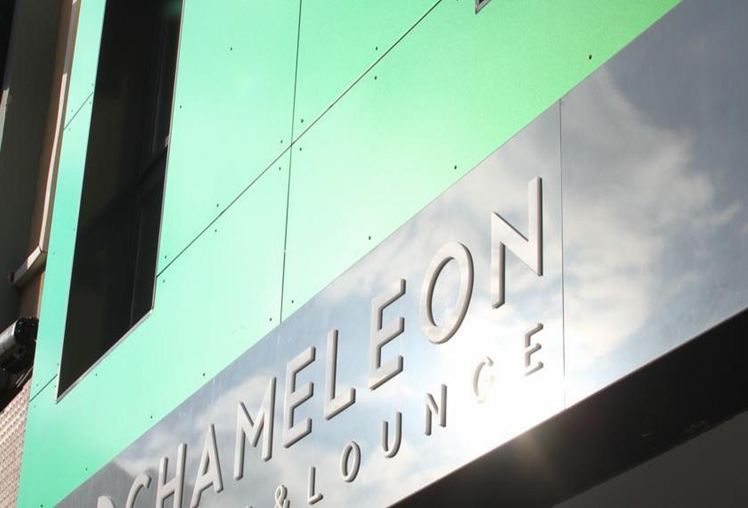 هتل Chameleon Hostel & Lounge Alicante