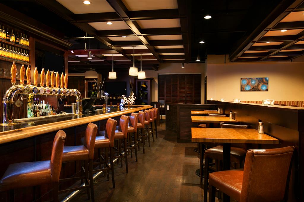 هتل Four Points by Sheraton Victoria Gateway ویکتوریا