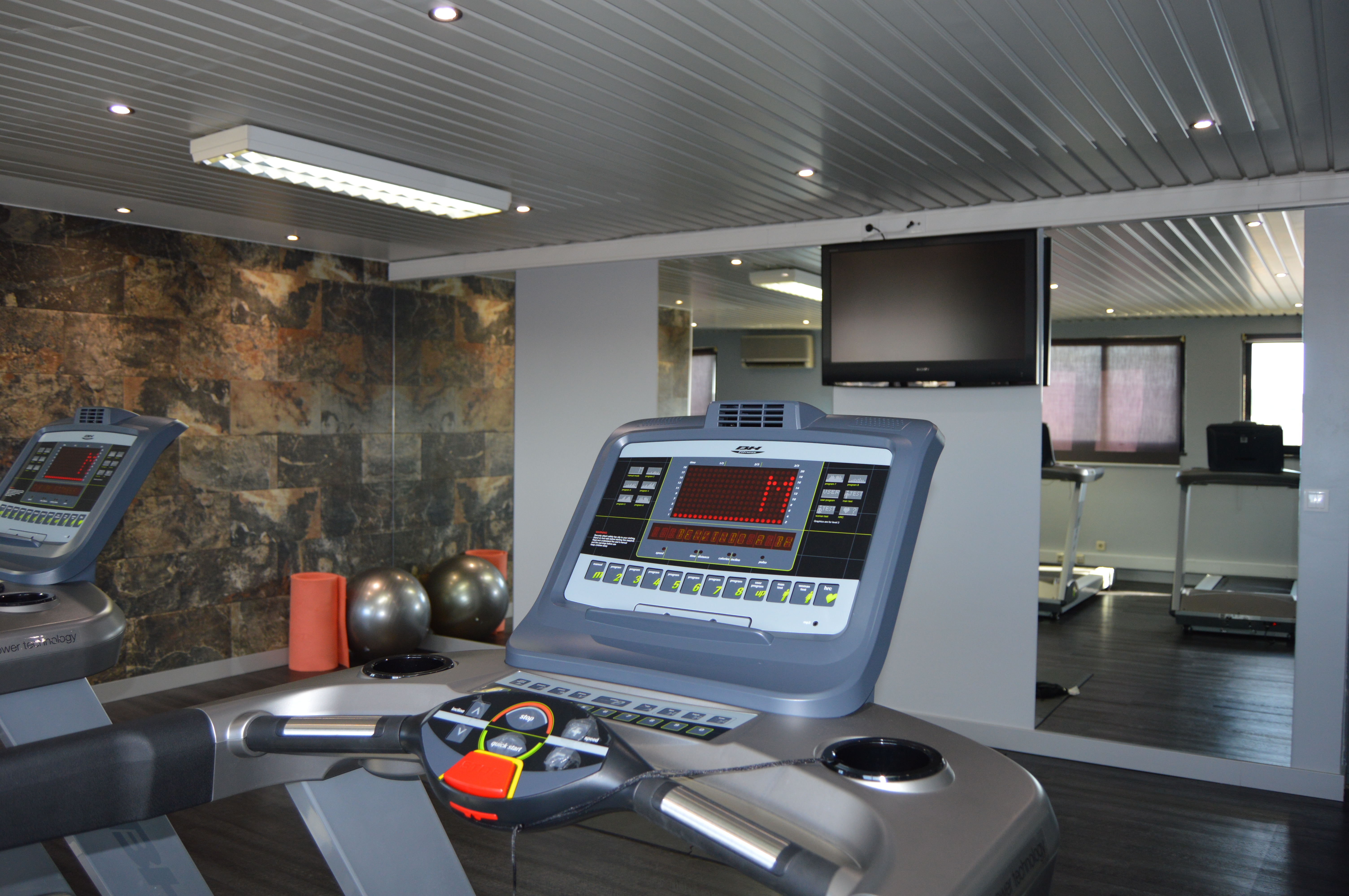 هتل Hotel 3K Barcelona لیسبون