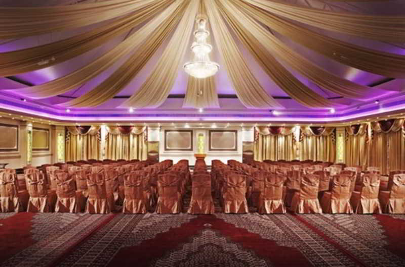 هتل Al Nahda Resort & Spa بارکا